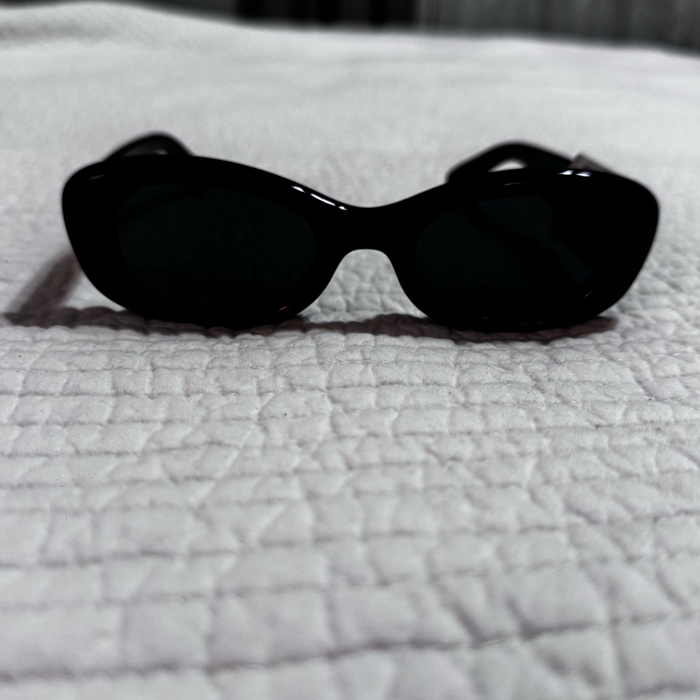 AIRE Black Rectangular Sunglasses - Picture 4 of 7